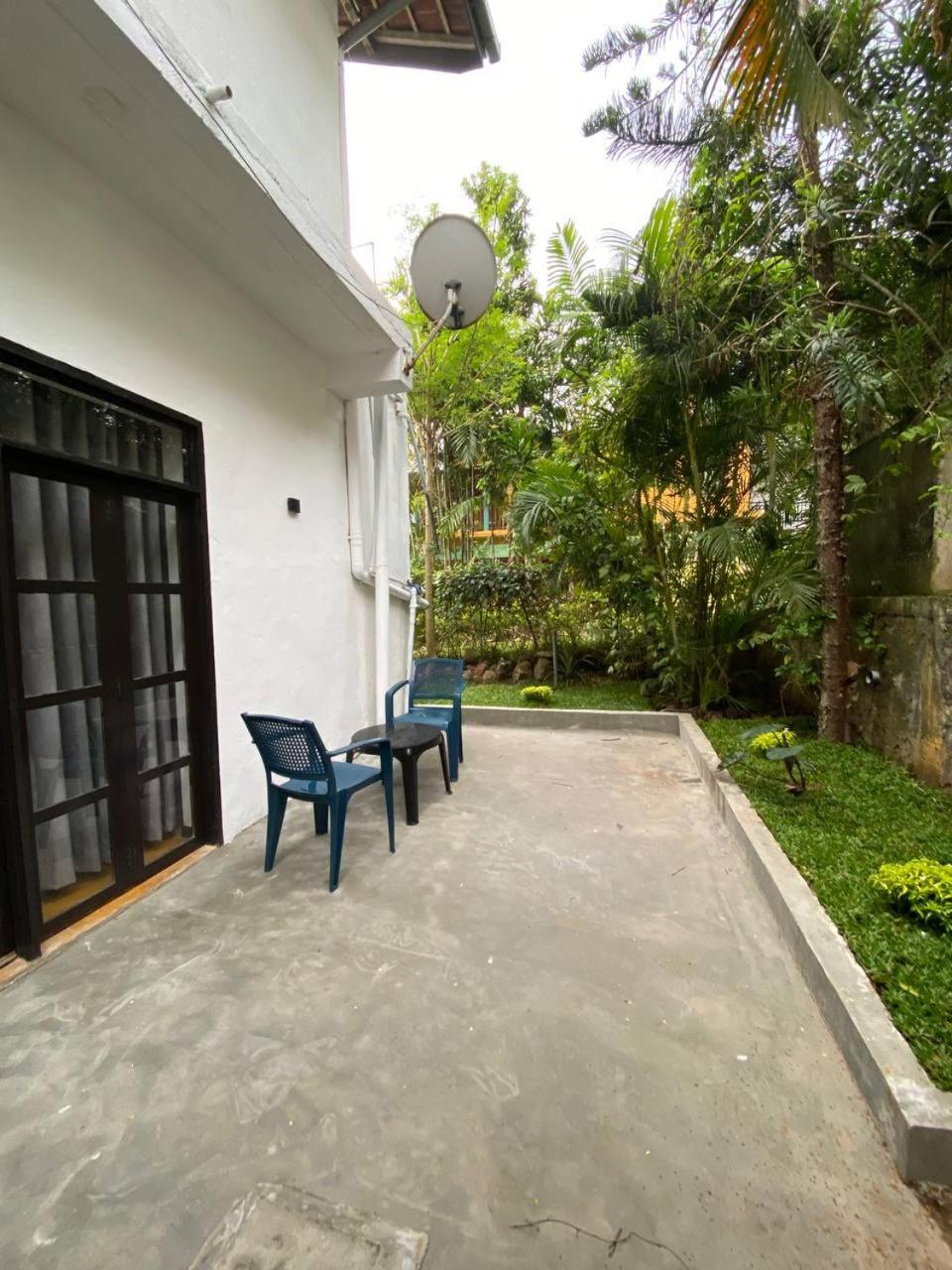 Pearl Villa Rooms And Hostel Unawatuna Exterior foto